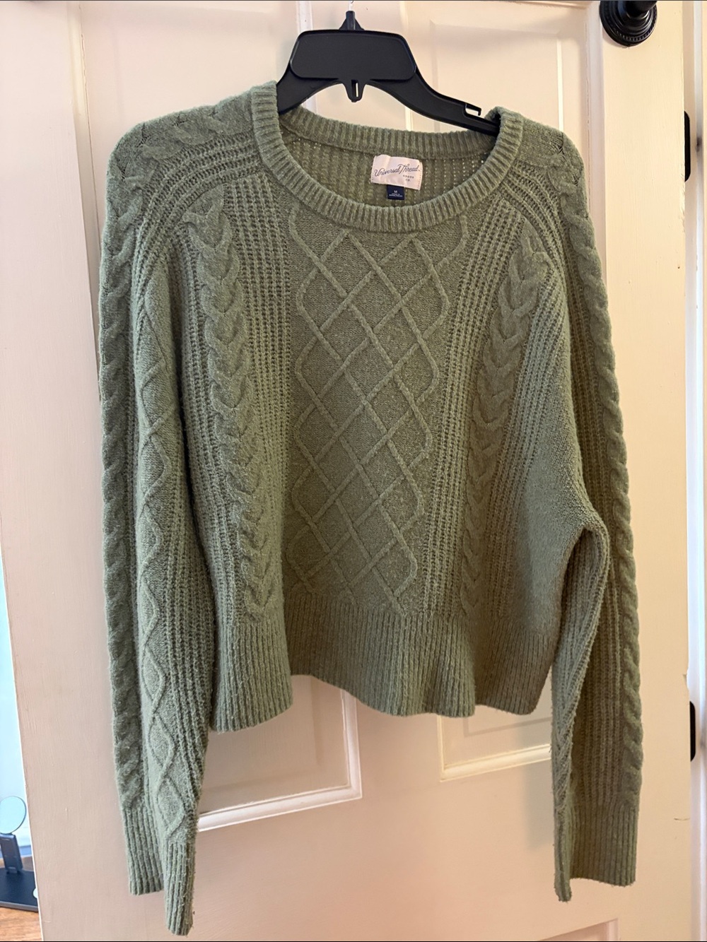 Universal Thread Olive Green Cable Knit Crewneck Sweater